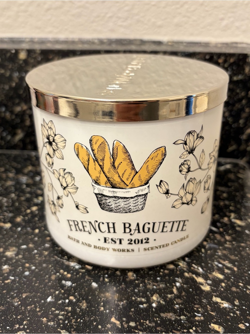 Bath & Body Works 3-wick French Baguette Cancle
